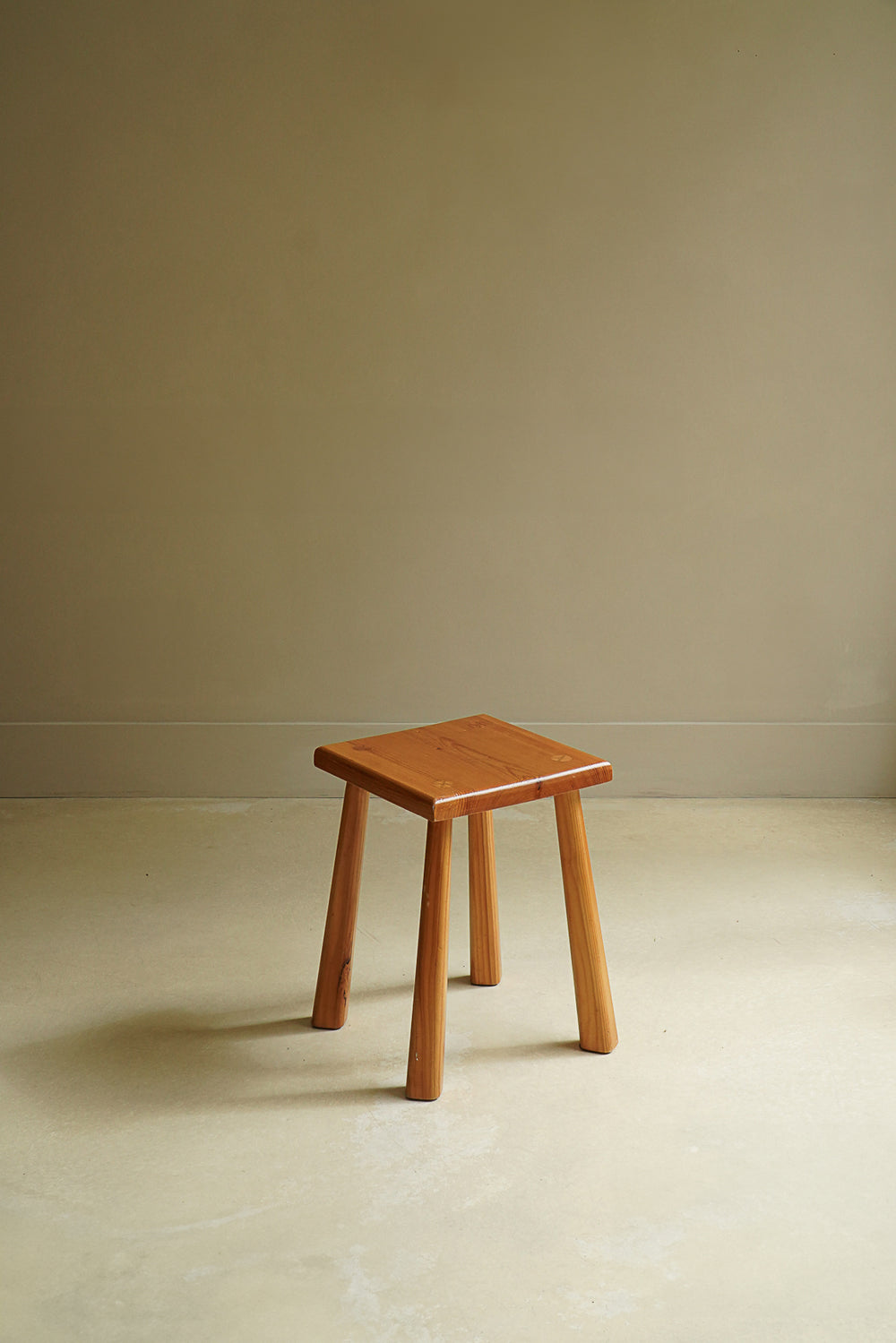 TABOURET PIN