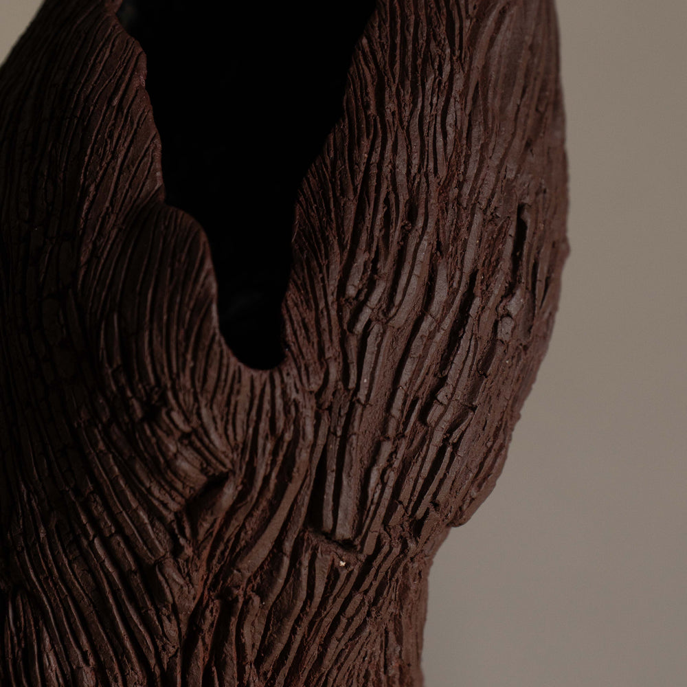 
                      
                        VASE II
                      
                    