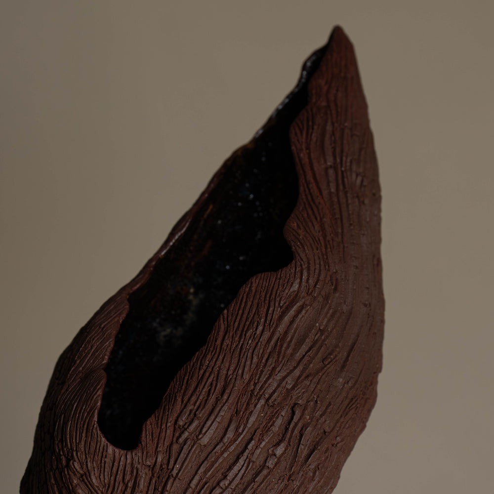 
                      
                        VASE II
                      
                    