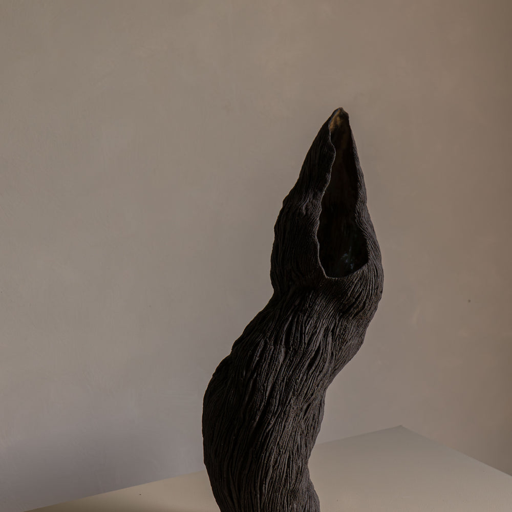 
                      
                        VASE I
                      
                    