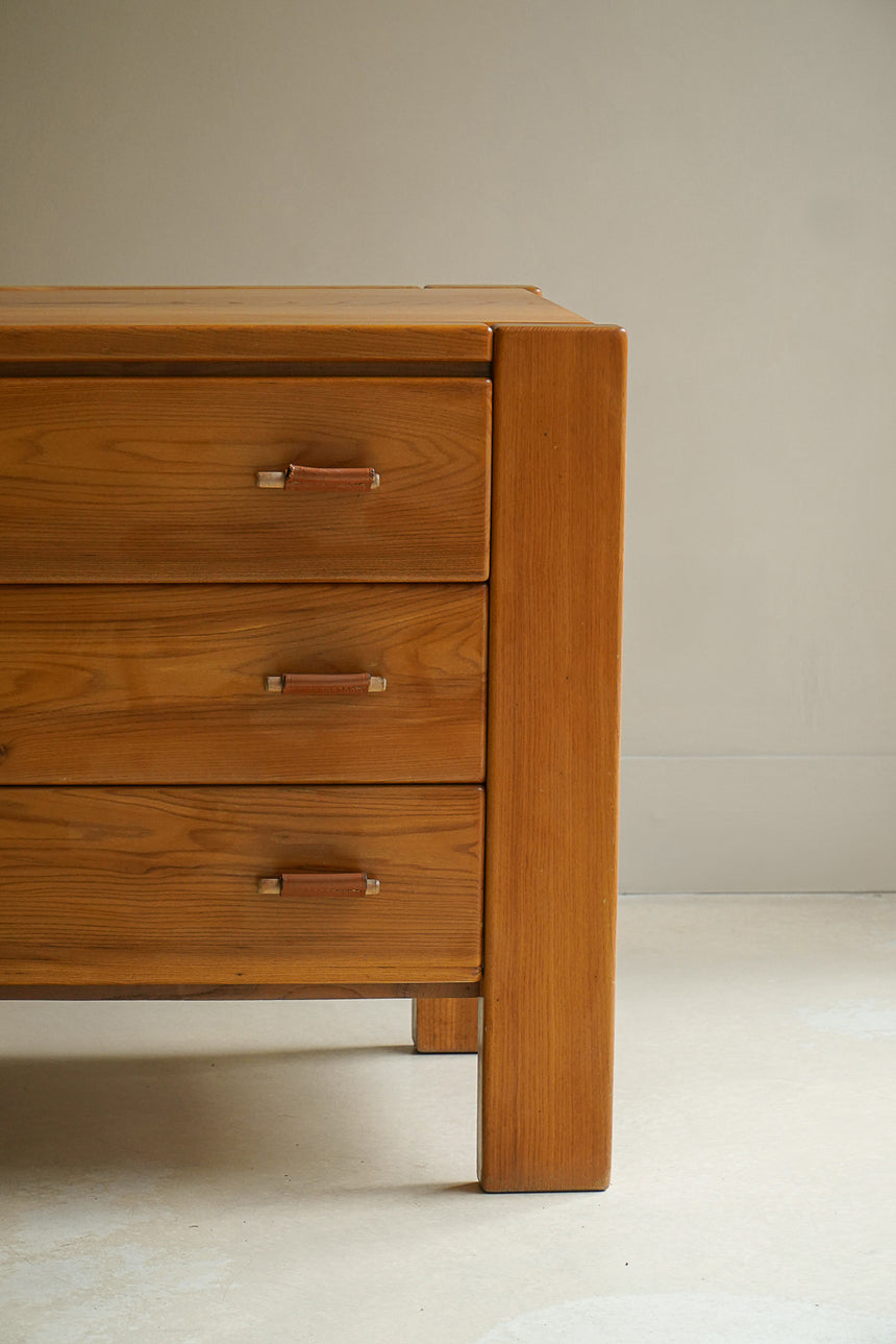 Regain chest of drawers