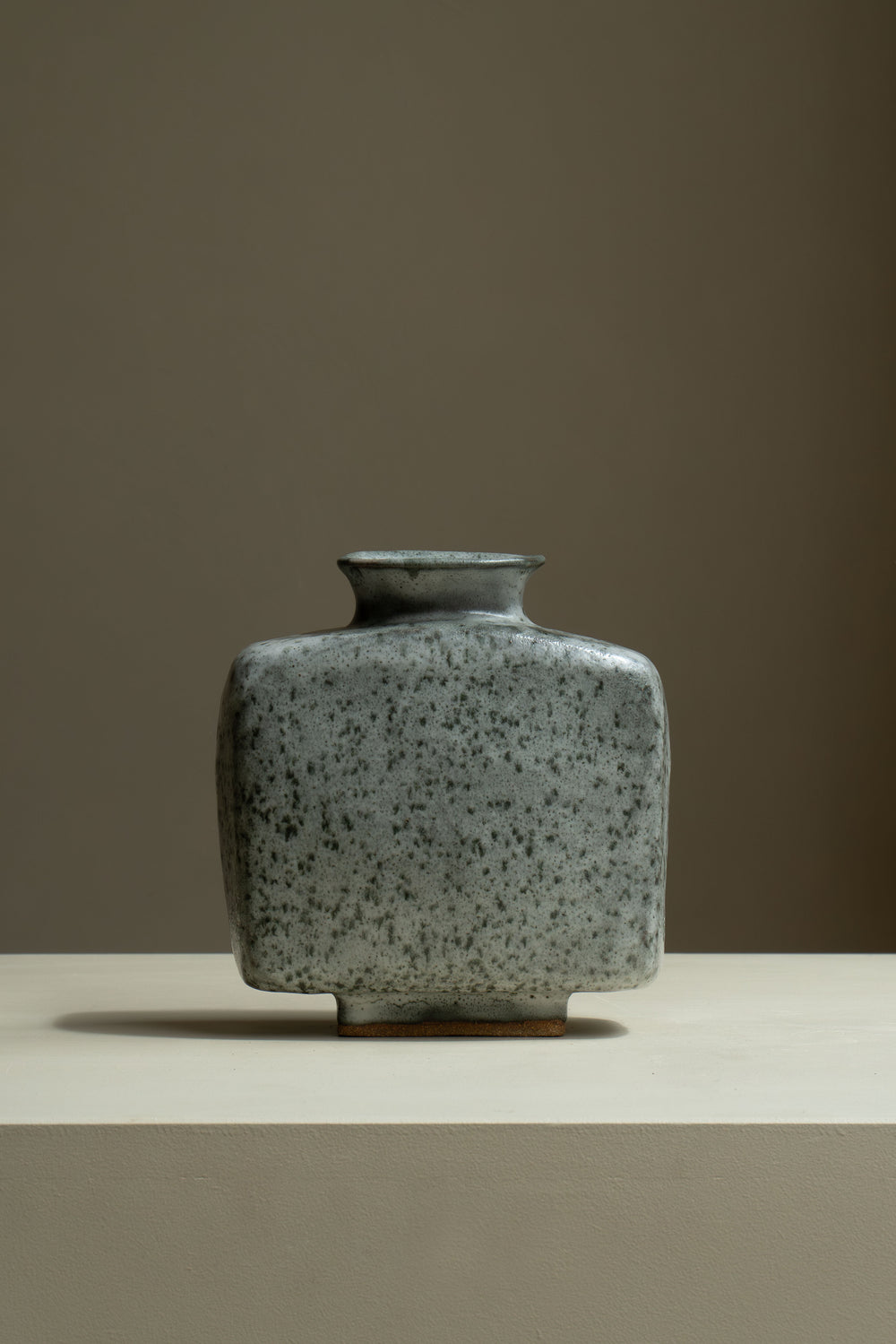 VASE GRIS