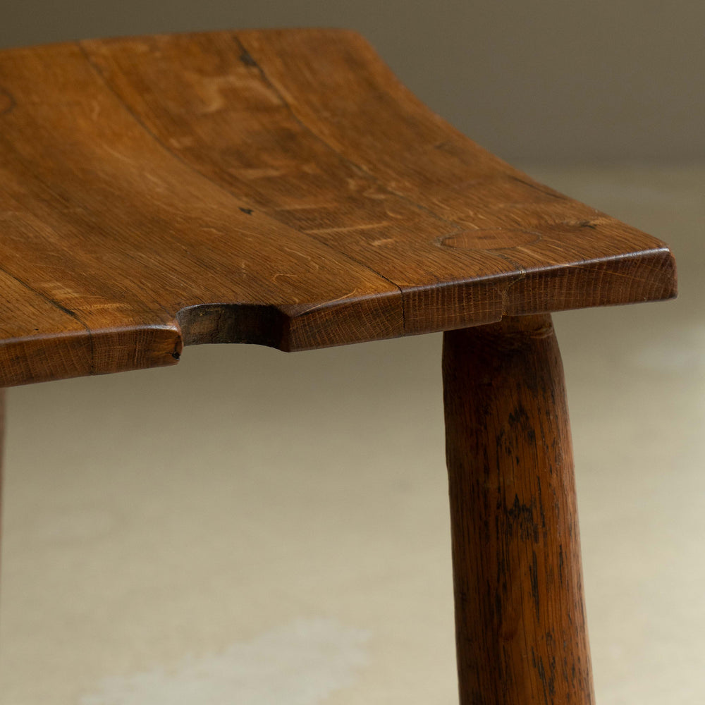 
                      
                        Tabouret "feuille"
                      
                    