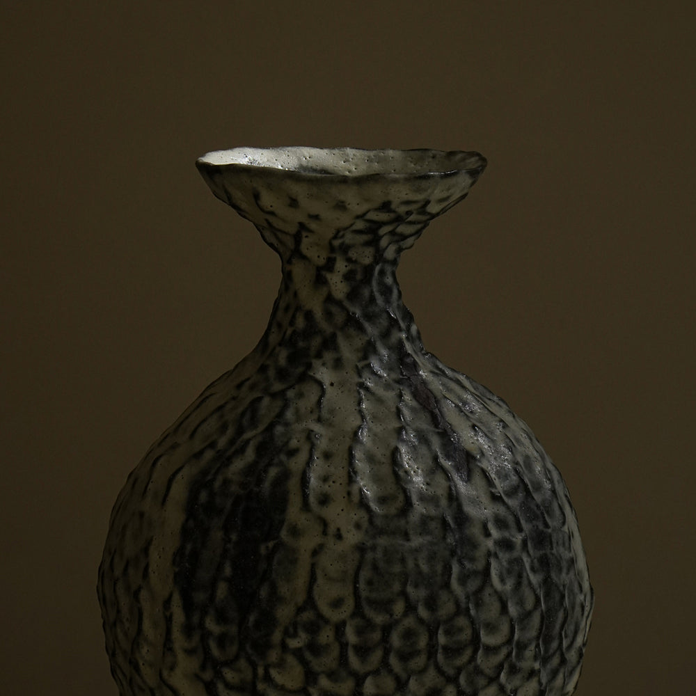 
                      
                        VASE I
                      
                    