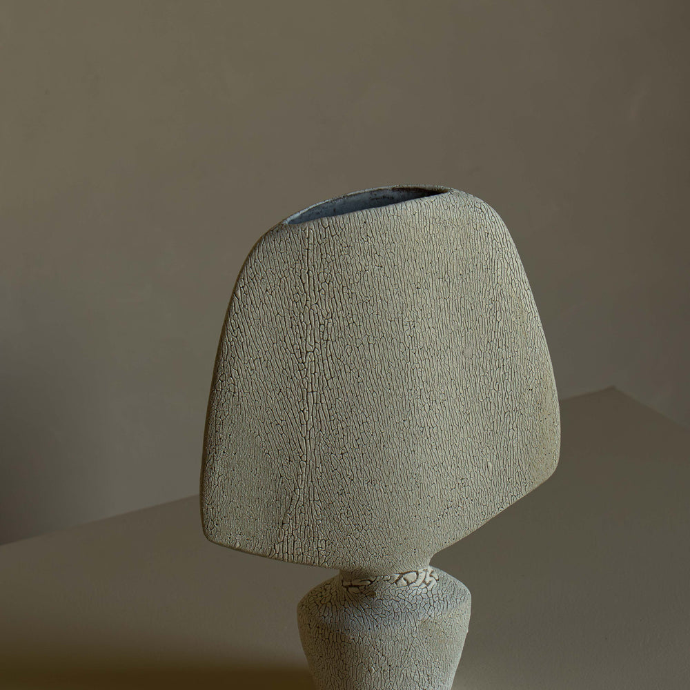
                      
                        VASE DANAÏDE BLANC
                      
                    