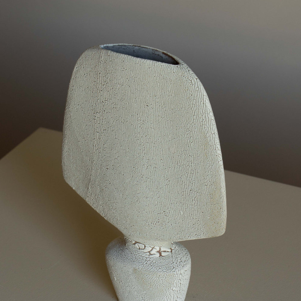 
                      
                        VASE DANAÏDE BLANC
                      
                    