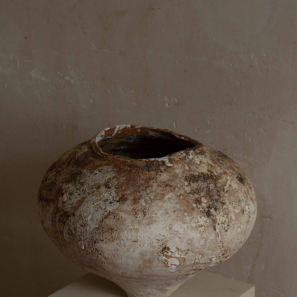 
                      
                        AMPHORA I "MOUVEMENT"
                      
                    