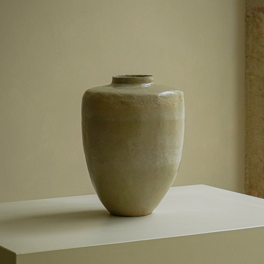 
                      
                        VASE OCHRE 4
                      
                    