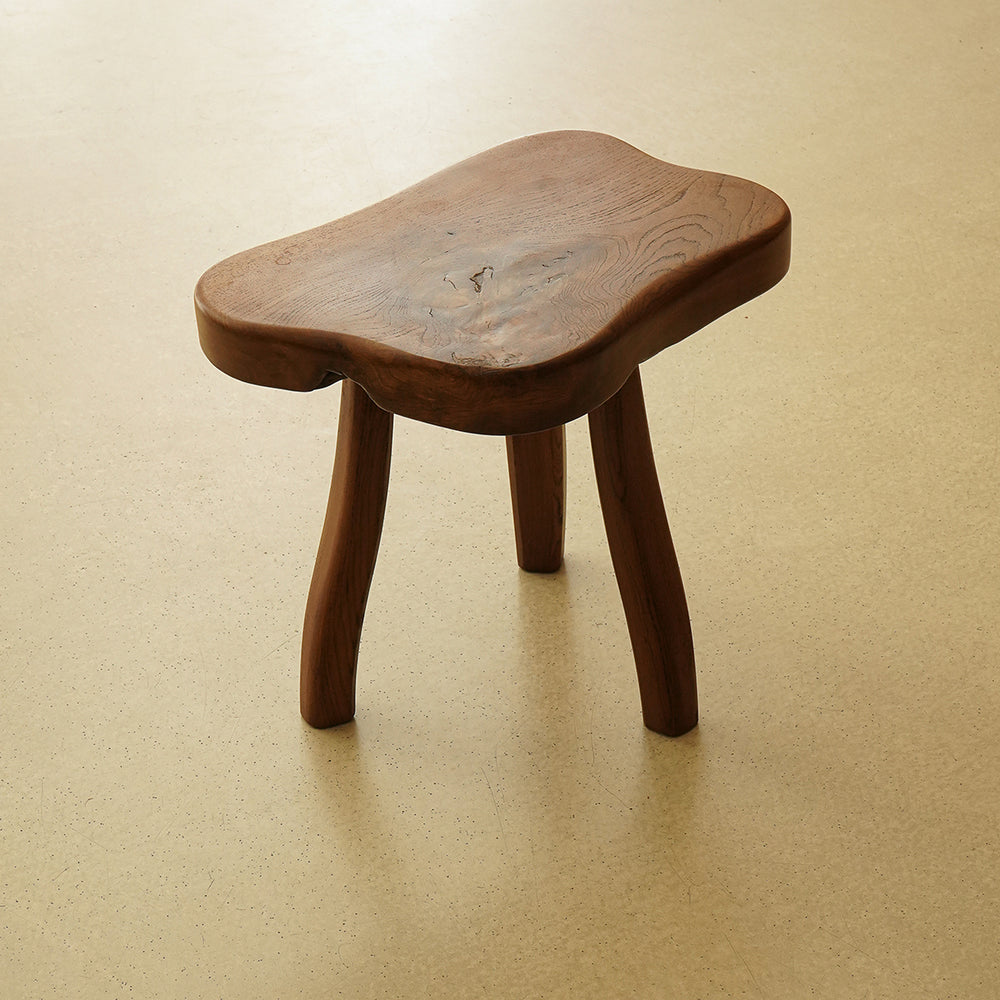 
                      
                        TABOURET BRUTALISTE ORME
                      
                    