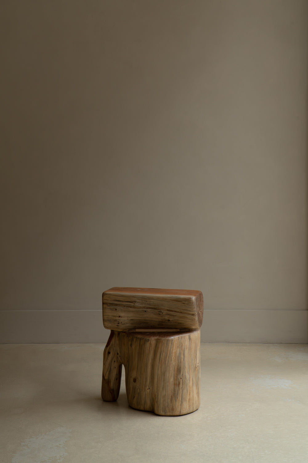 R1224 Tabouret en bois