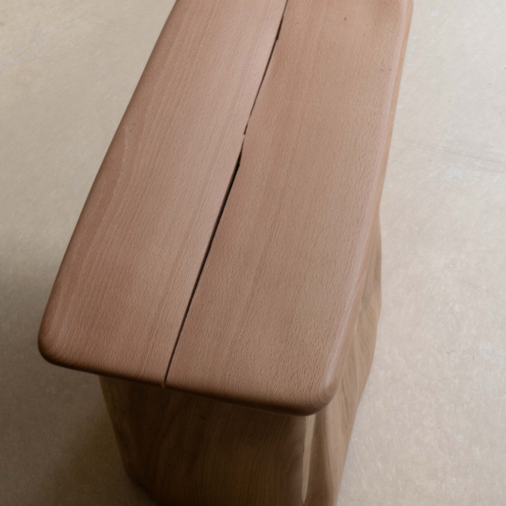 
                      
                        R1124 Tabouret en bois
                      
                    