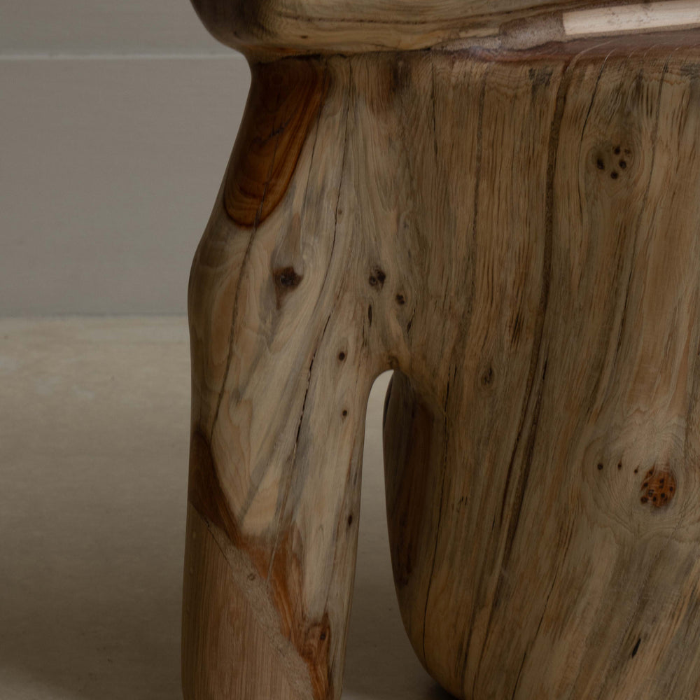 
                      
                        R1224 Tabouret en bois
                      
                    