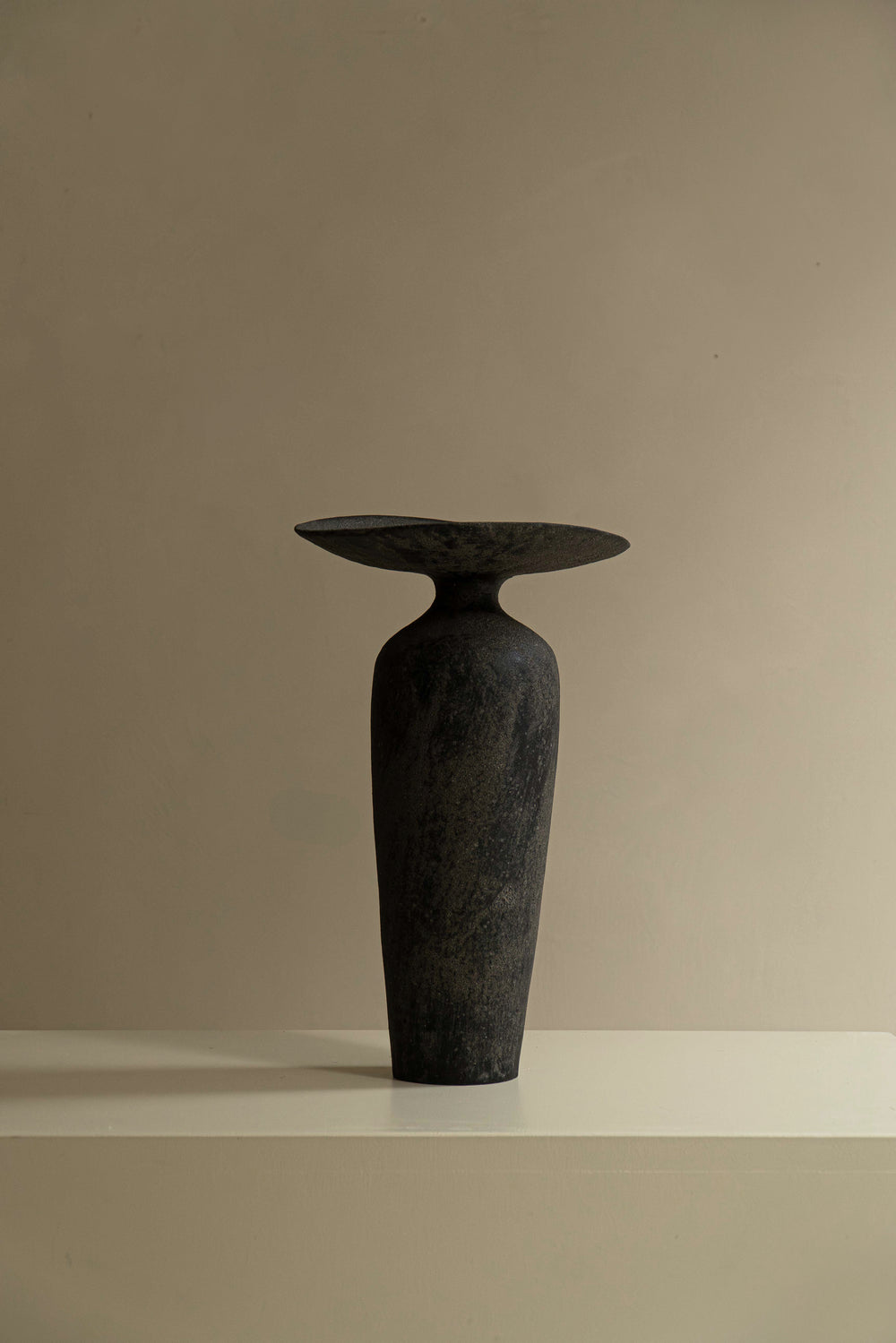 VASE COROLLE CRATÈRE NOIR