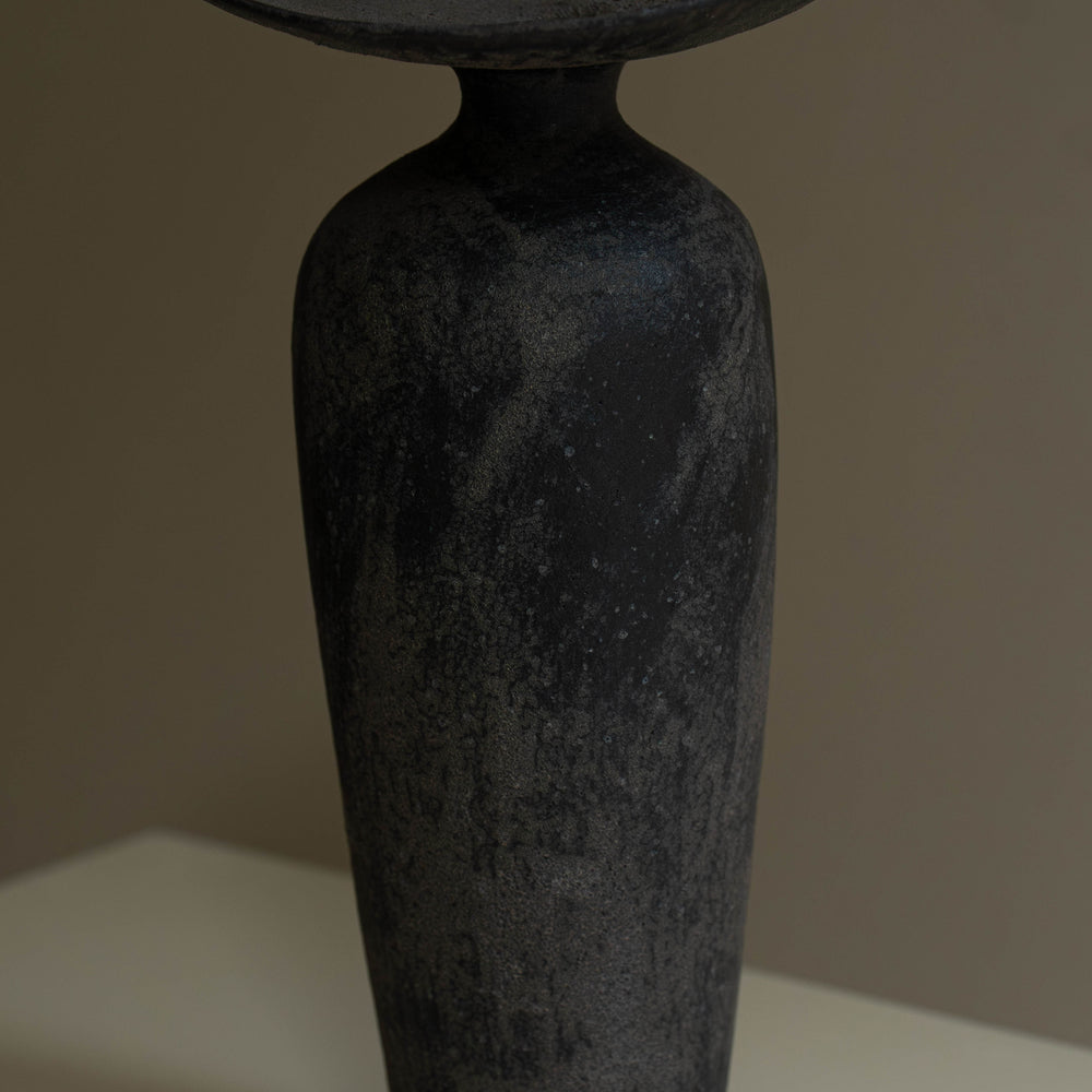 
                      
                        VASE COROLLE CRATÈRE NOIR
                      
                    