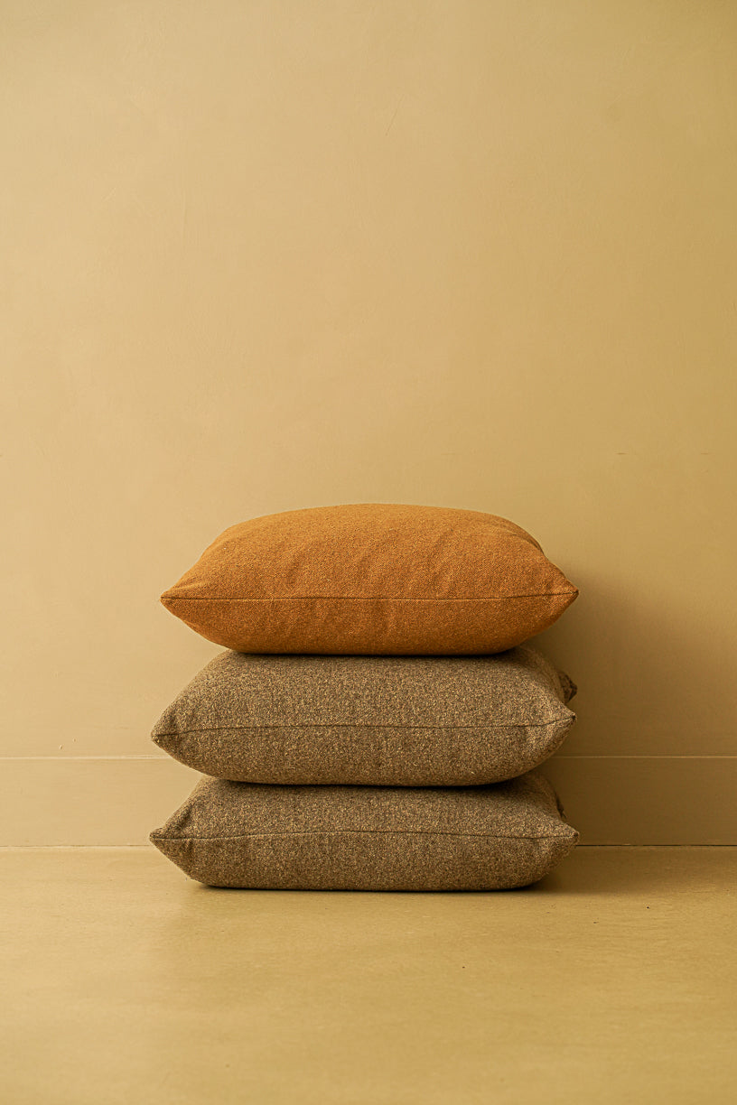 “Wool cloth” floor cushion