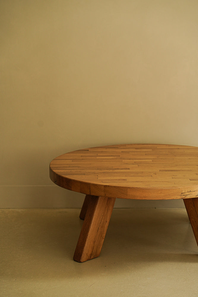 
                      
                        Solid oak round coffee table
                      
                    