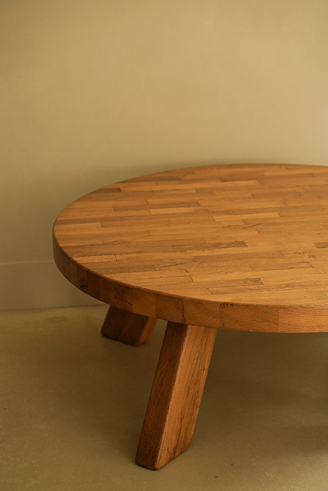 
                      
                        Solid oak round coffee table
                      
                    