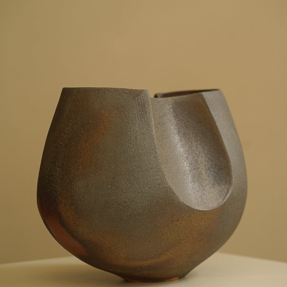 
                      
                        Large wood-fired vase
                      
                    