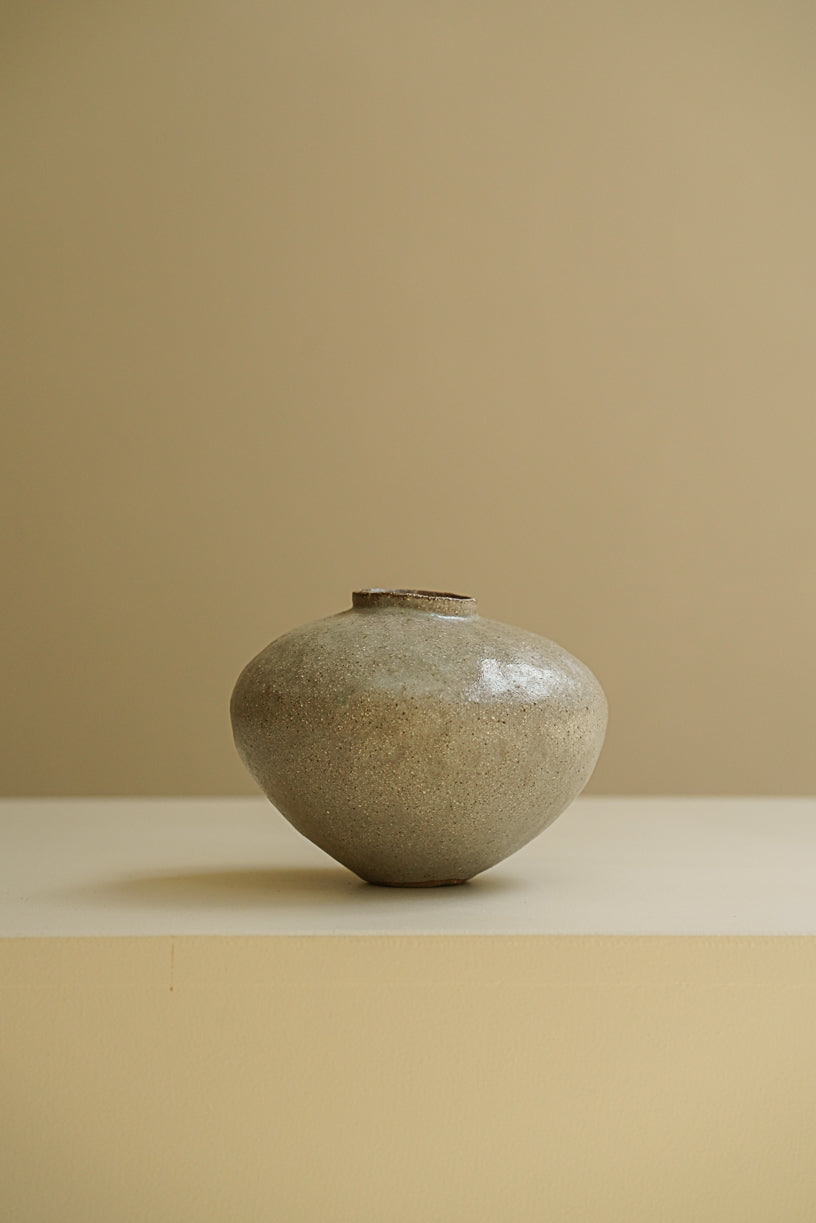 Granite Vase 02