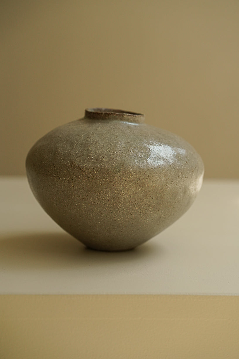 Granite Vase 02