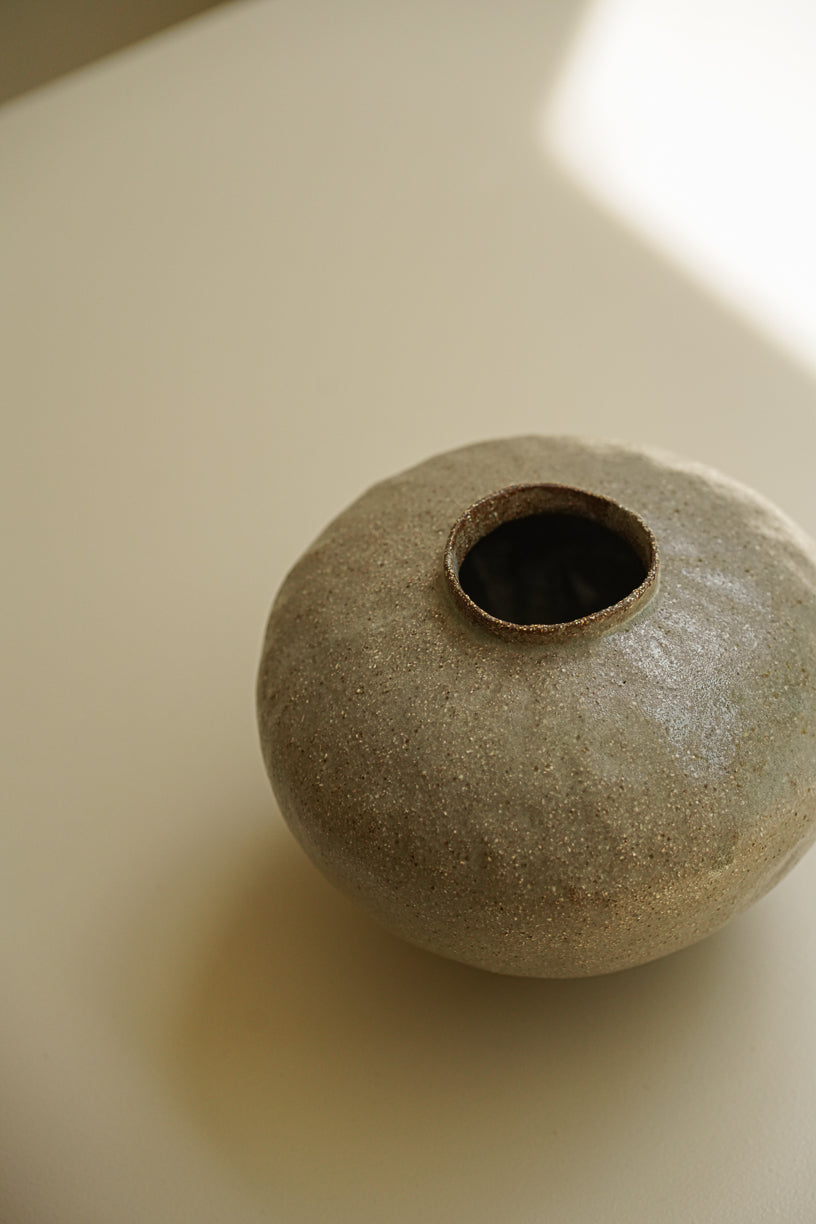 Granite Vase 02