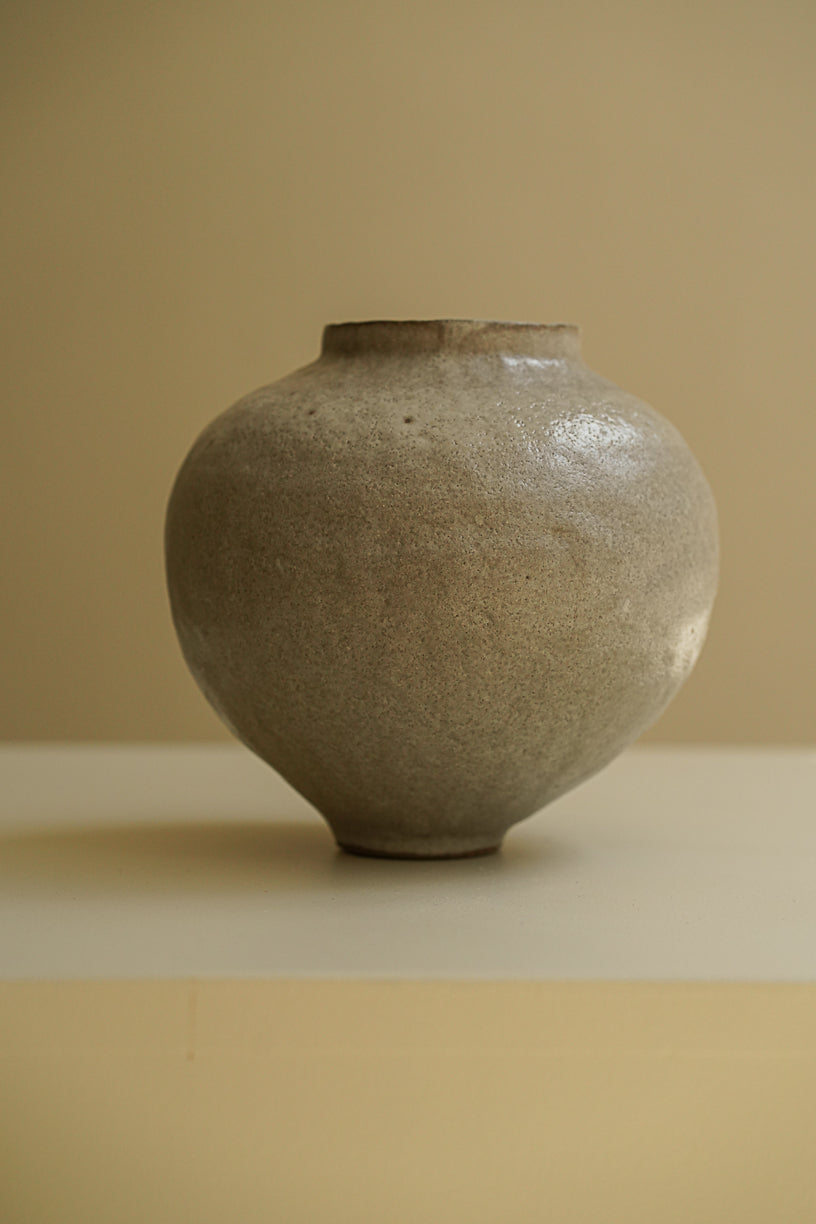 Granite Vase 04