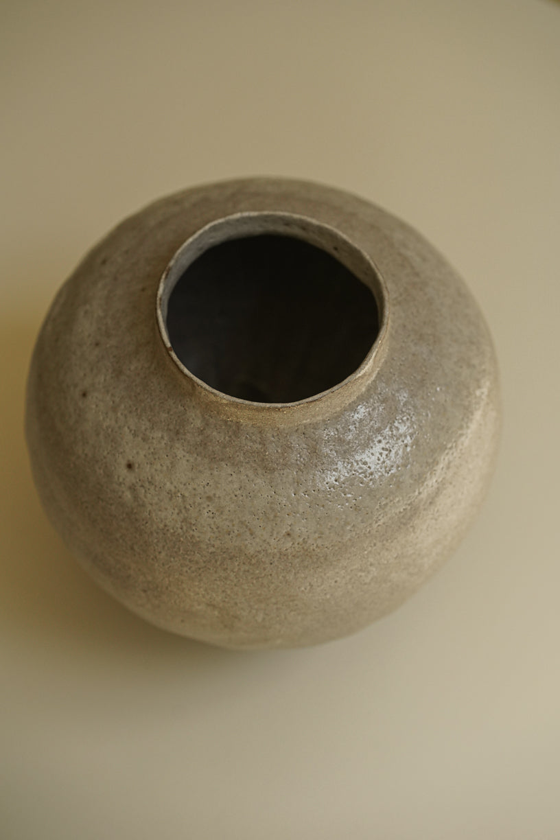 Granite Vase 04