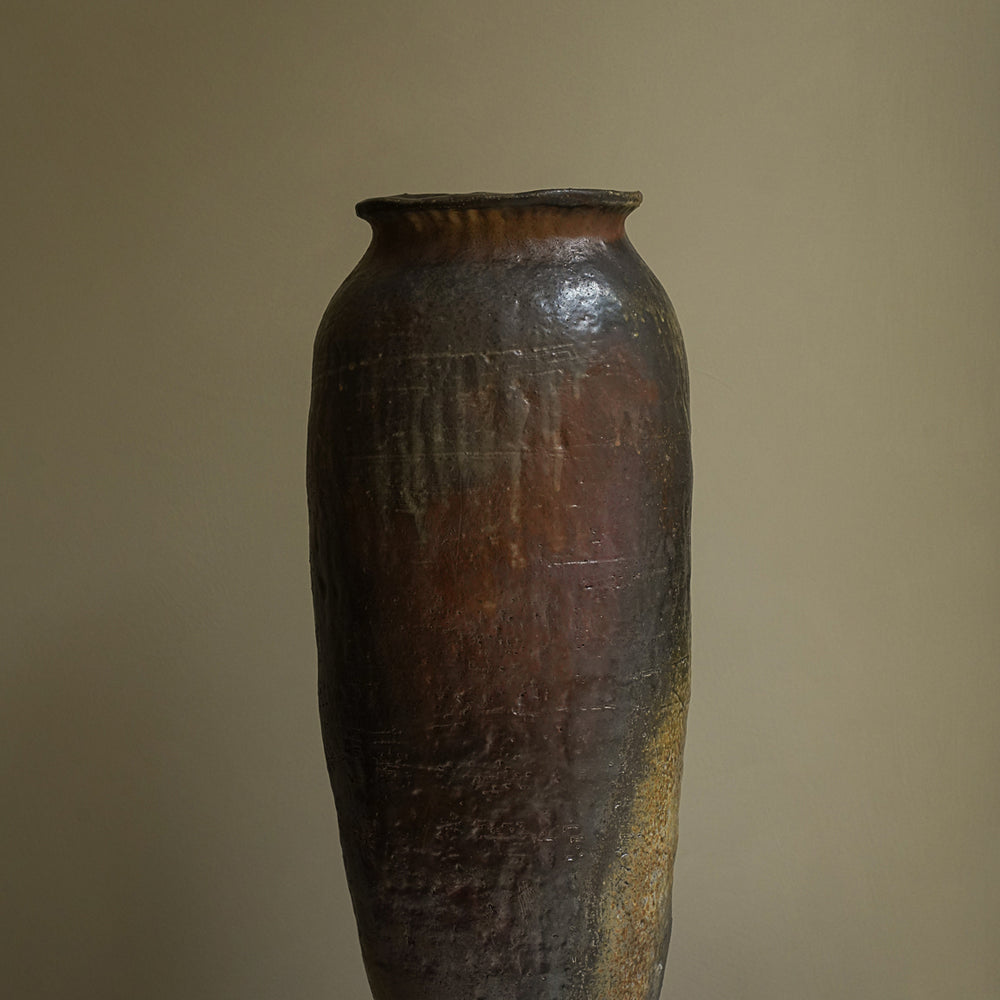 
                      
                        VASE II
                      
                    