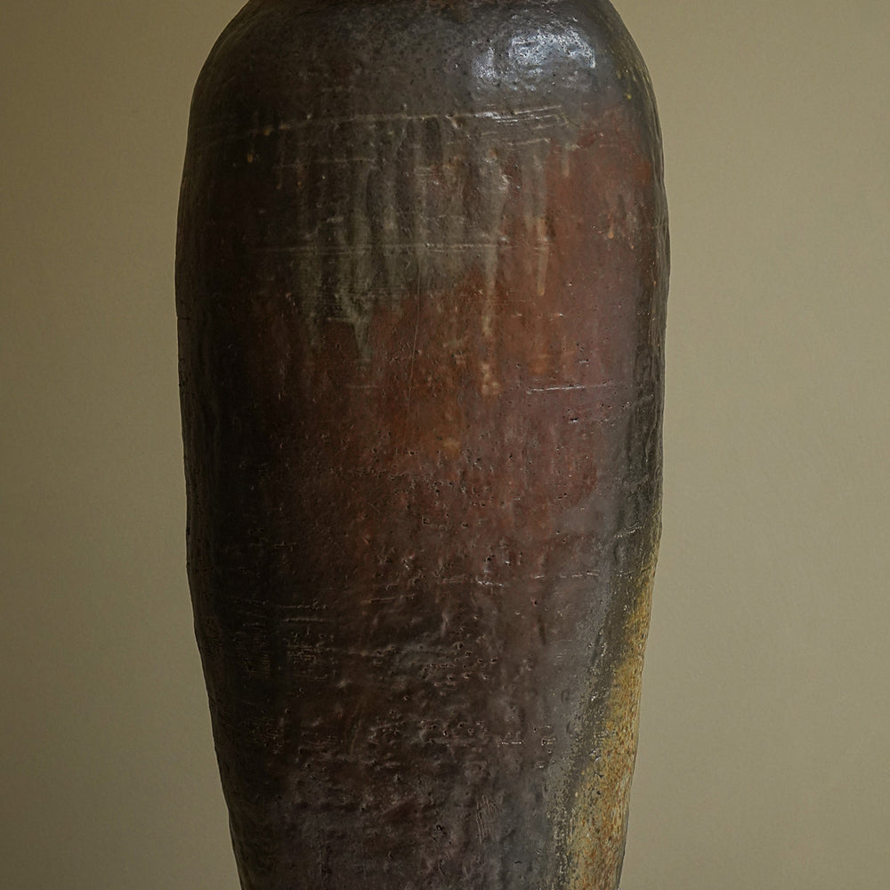 
                      
                        VASE II
                      
                    